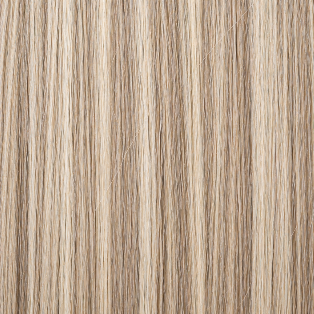 Close-up of the Remy human hair texture in shade #613/18 Highlights