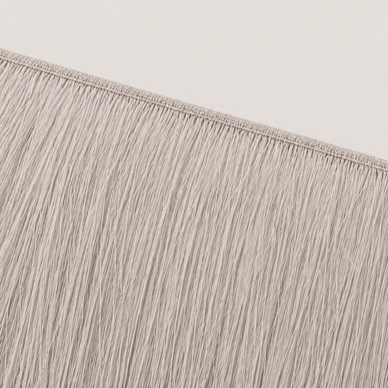 Flat butterfly weft seam of Stessia hair extensions in shade #Silver